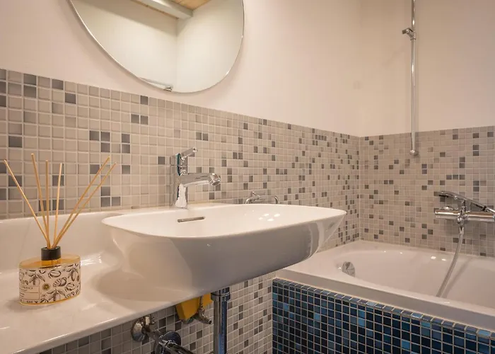 Phipalo By Interhome اوفروناز